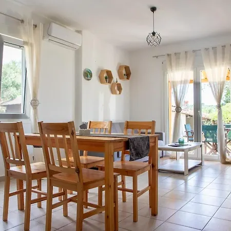 Apartamento Peaceful Delight 5' From Beach! Kalandra